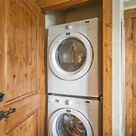 Bear Claw 409 - Ski-In Ski-Out Condo!