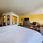 Best Western Plus Plaza Hotel