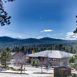 New! Mountain Views, Walk To Eat Or Shop, Garage, 3Br