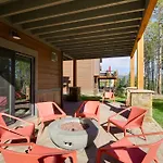 Luxurious Breckenridge Home - Families Welcome!