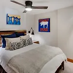 Bear Claw 406 - Ski-In Ski-Out Condo!
