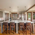 Gorgeous Modern Estate Private Ski Shuttle! Hot Tub, Hiking Trail To Town, Fire Pit, Even A Sonic Ice Maker!!