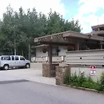Pokolodi Lodge