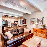 Sundowner Condominium By Ski Country Resorts