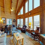 Kick Back Cabin