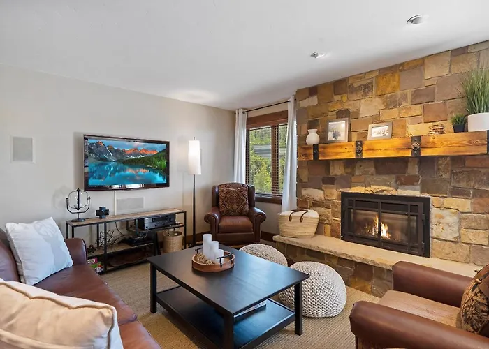 Bear Claw 409 - Ski-In Ski-Out Condo!
