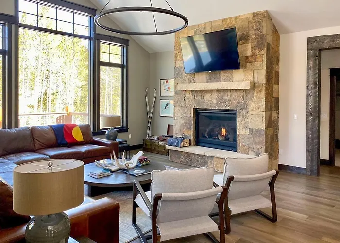 Luxurious Breckenridge Home - Families Welcome!