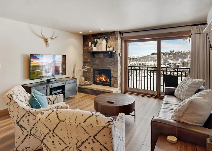 Bear Claw 406 - Ski-In Ski-Out Condo!