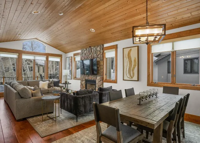 Air Conditioning & Heated Garage, Walking Distance To Steamboat Resort, Single Family Home