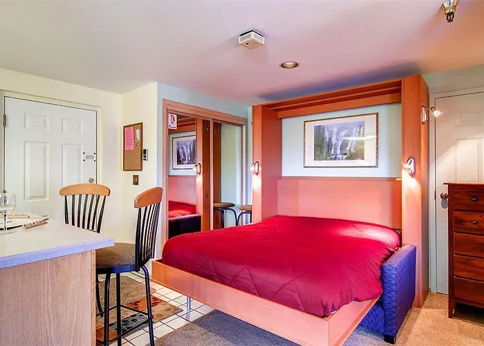 Tyra Lookout Condominiums By Ski Country Resorts