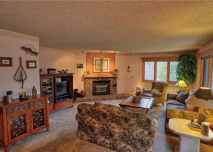 Woods Manor #302-A - Close To Main Street - Access To Indoor Hot Tub And Shuttle