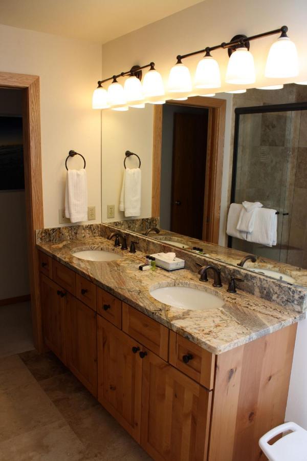 Woods Manor #302-a - Close To Main Street - Access To Indoor Hot Tub And Shuttle Holiday home Breckenridge