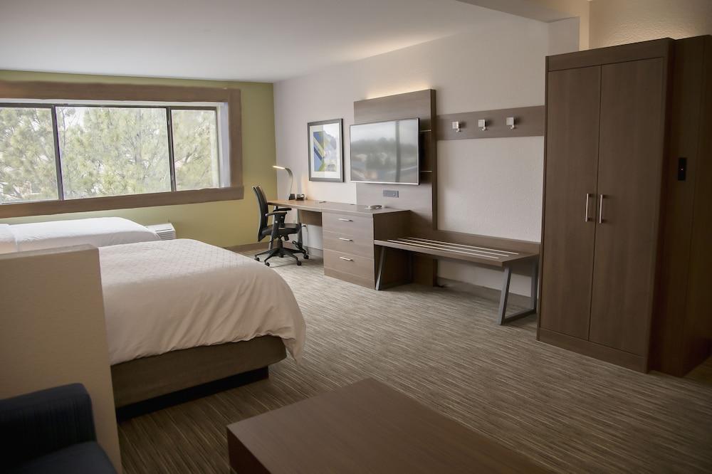 Hotel Holiday Express & North By Ihg