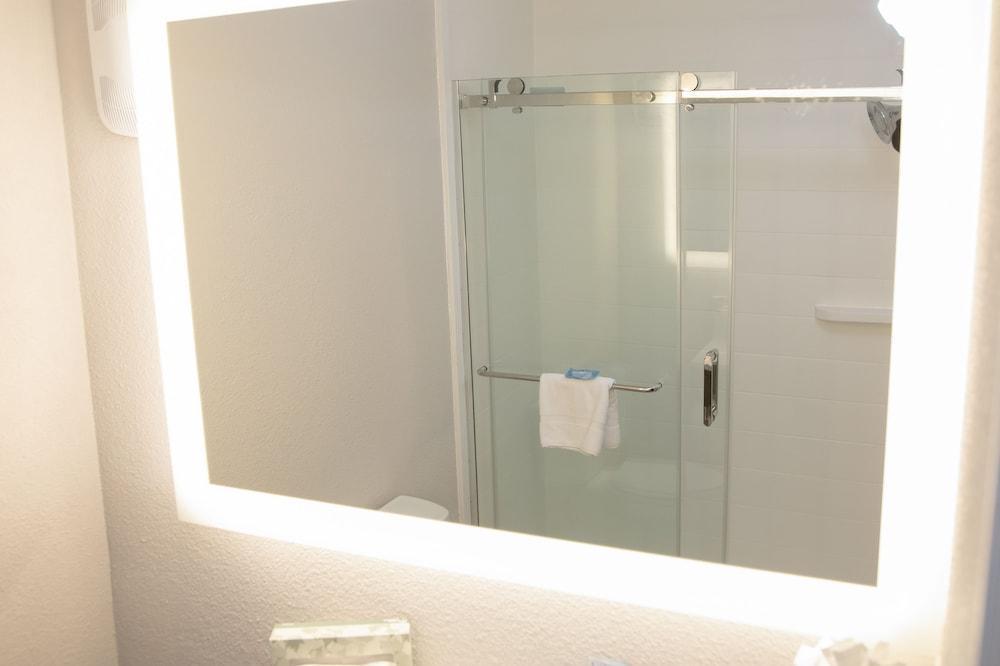 Holiday Express & North By Ihg Colorado Springs