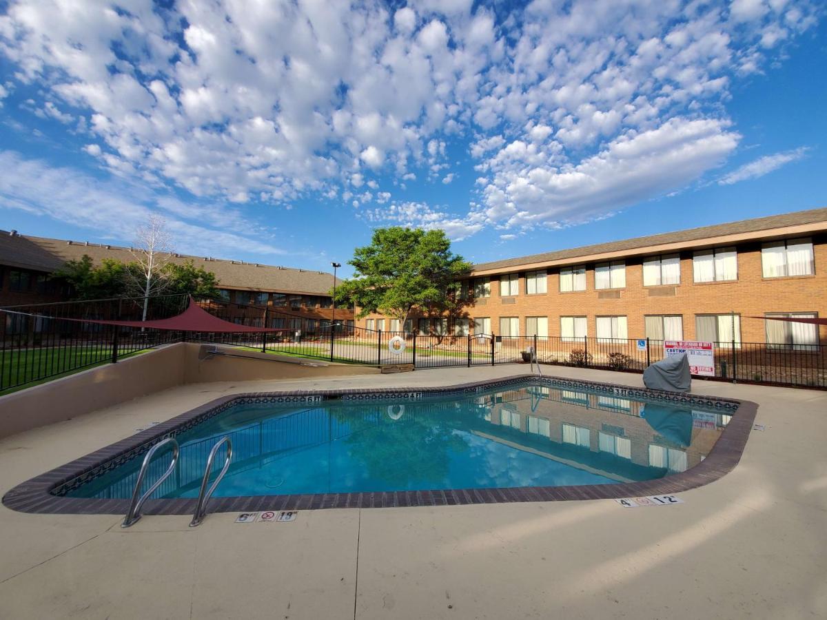 Hotel Western Plaza
