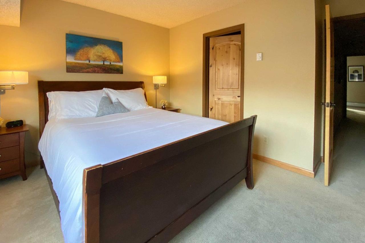 Ski-in Abode Walk To Main St And Lifts Holiday home
