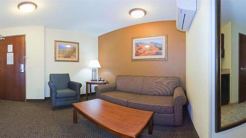 Express & By Ihg Hotel Trinidad