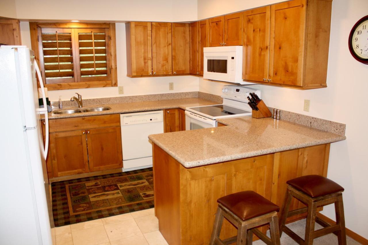 Woods Manor #302-a - Close To Main Street - Access To Indoor Hot Tub And Shuttle Holiday home Breckenridge