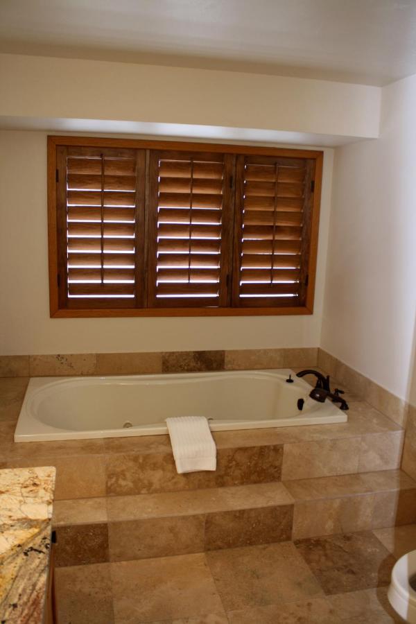 Woods Manor #302-a - Close To Main Street - Access To Indoor Hot Tub And Shuttle Holiday home