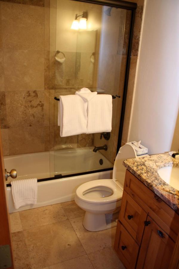 Woods Manor #302-a - Close To Main Street - Access To Indoor Hot Tub And Shuttle