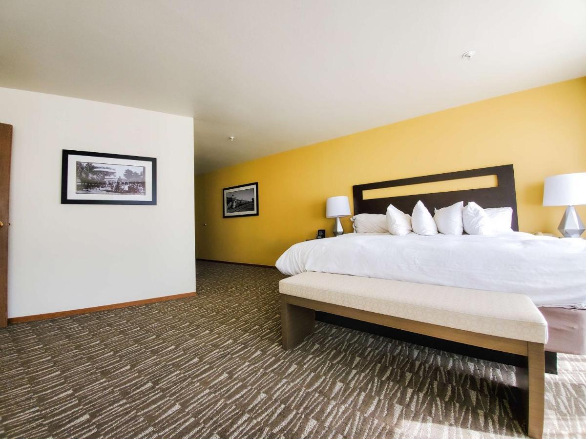 Western Plaza Hotel