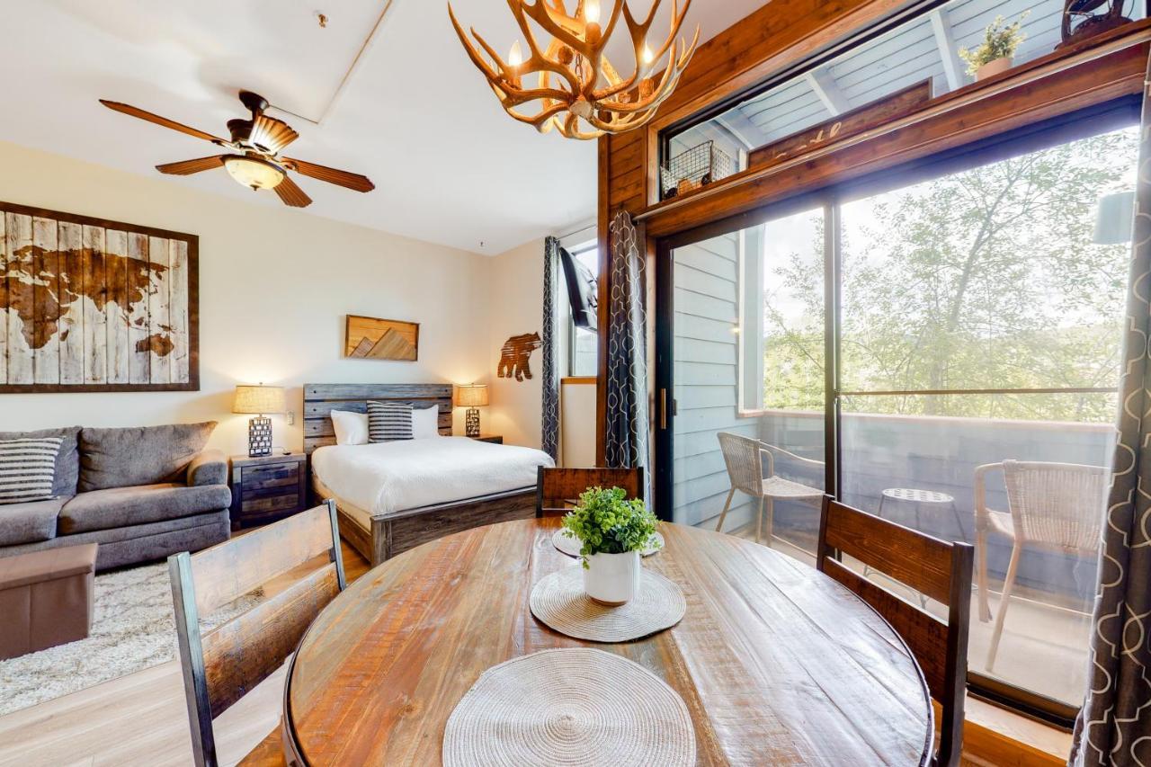 Hotel Blue River Escapade *