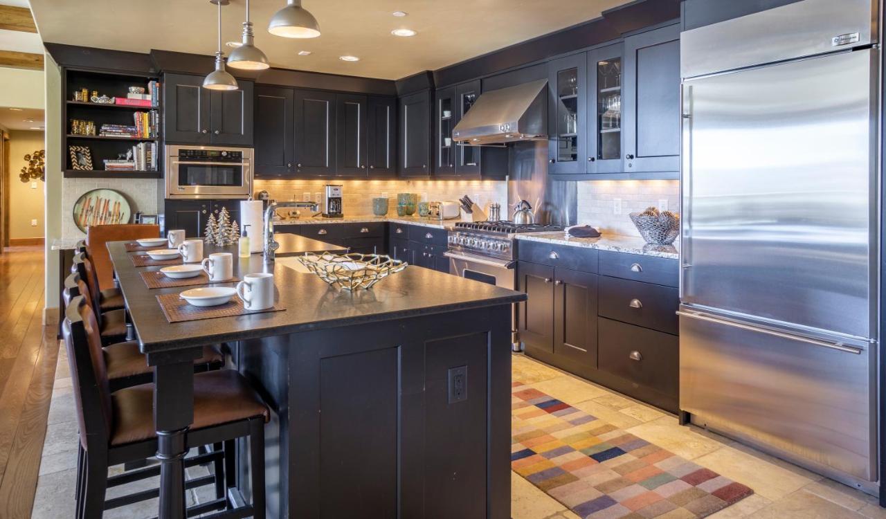 Edgemont 2704 - Luxury Ski-in Ski-out Apartment