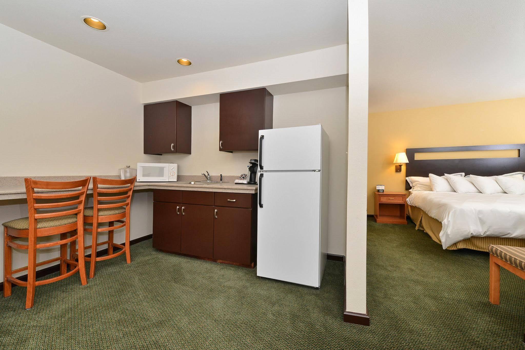 Western Plaza 3* Longmont