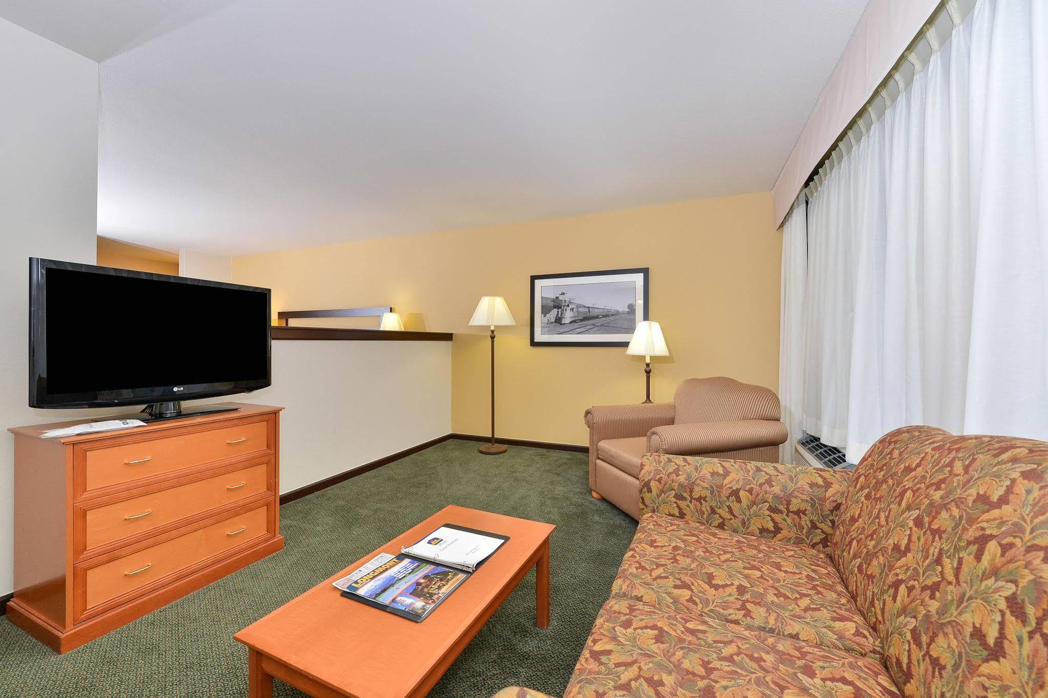 Western Plaza 3* Longmont