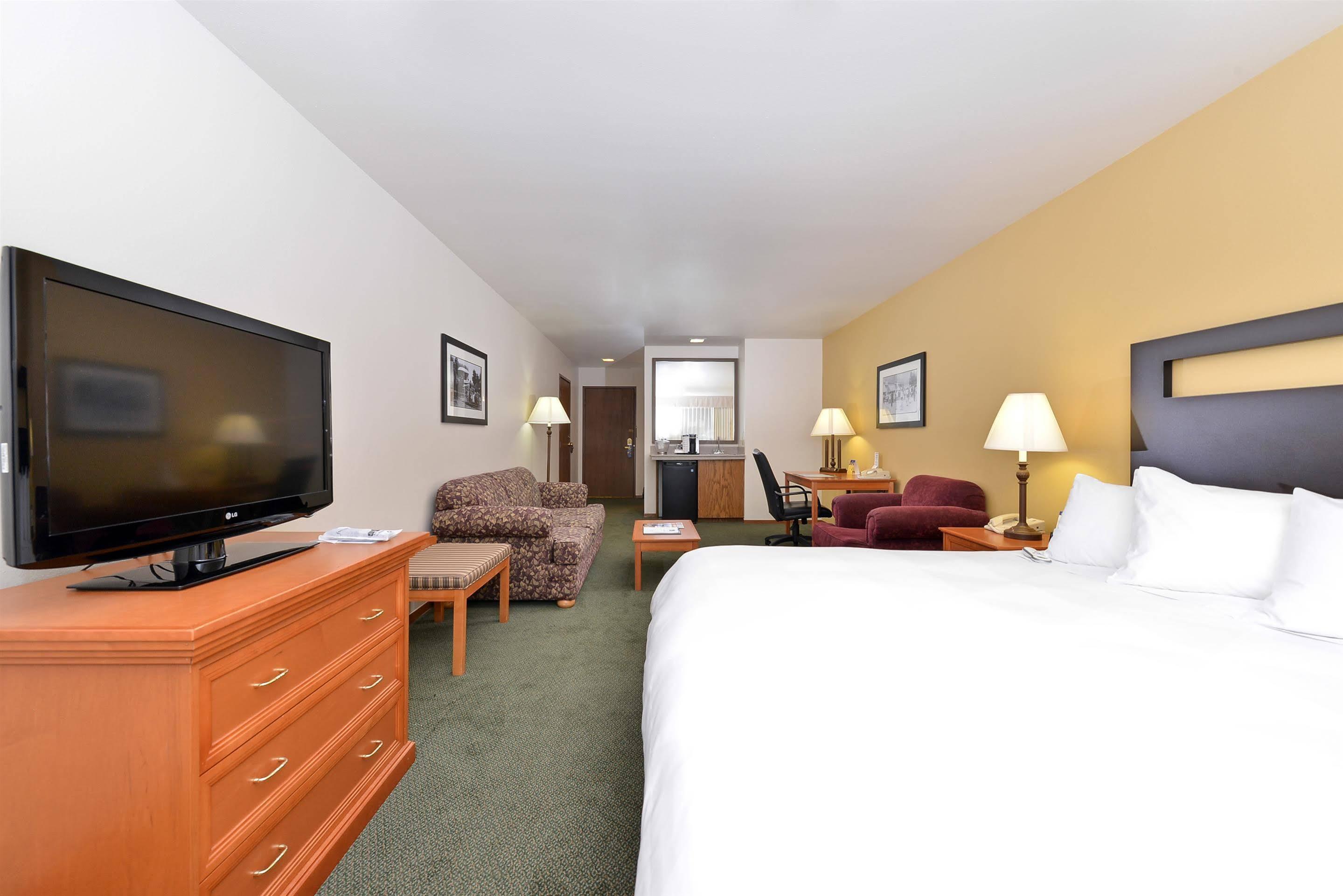 Hotel Western Plaza 3*