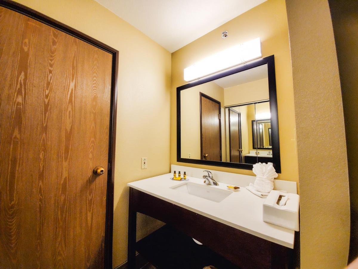 Western Plaza Hotel