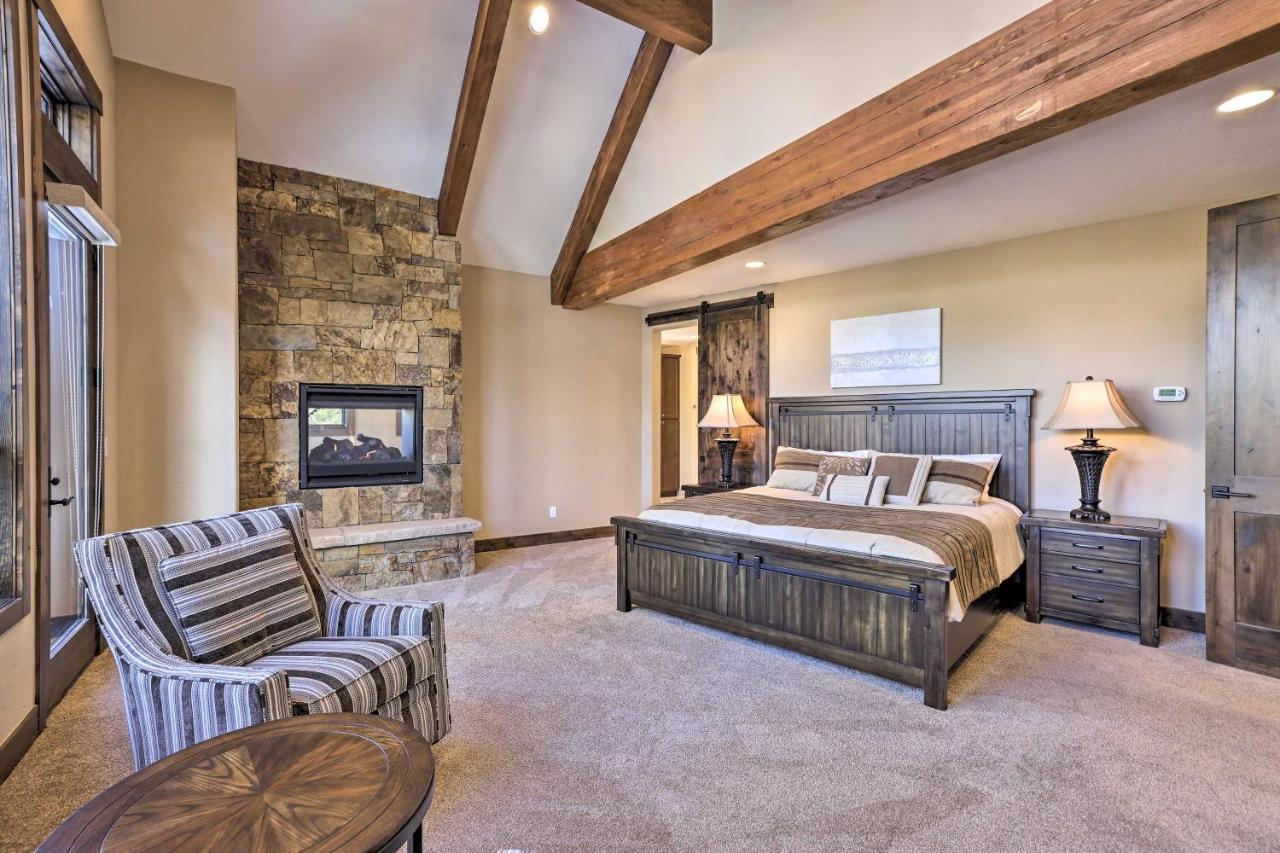 Luxe With 3 Fireplaces And View! *