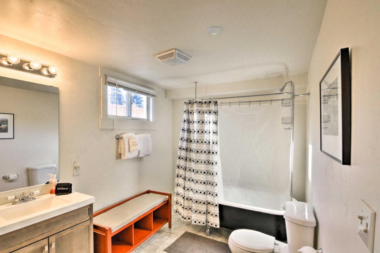 Holiday home Downtown With Patio And Grill!