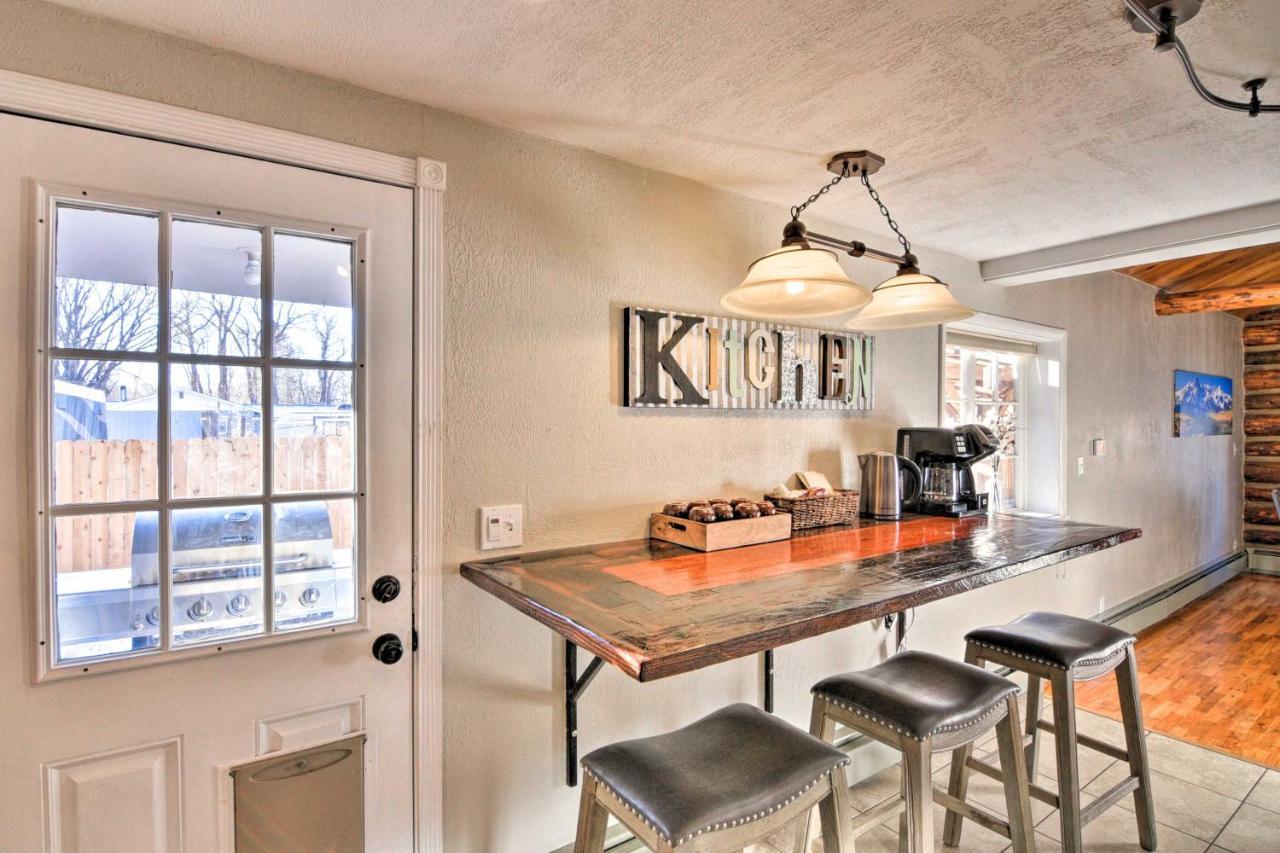 Downtown With Patio And Grill! Holiday home