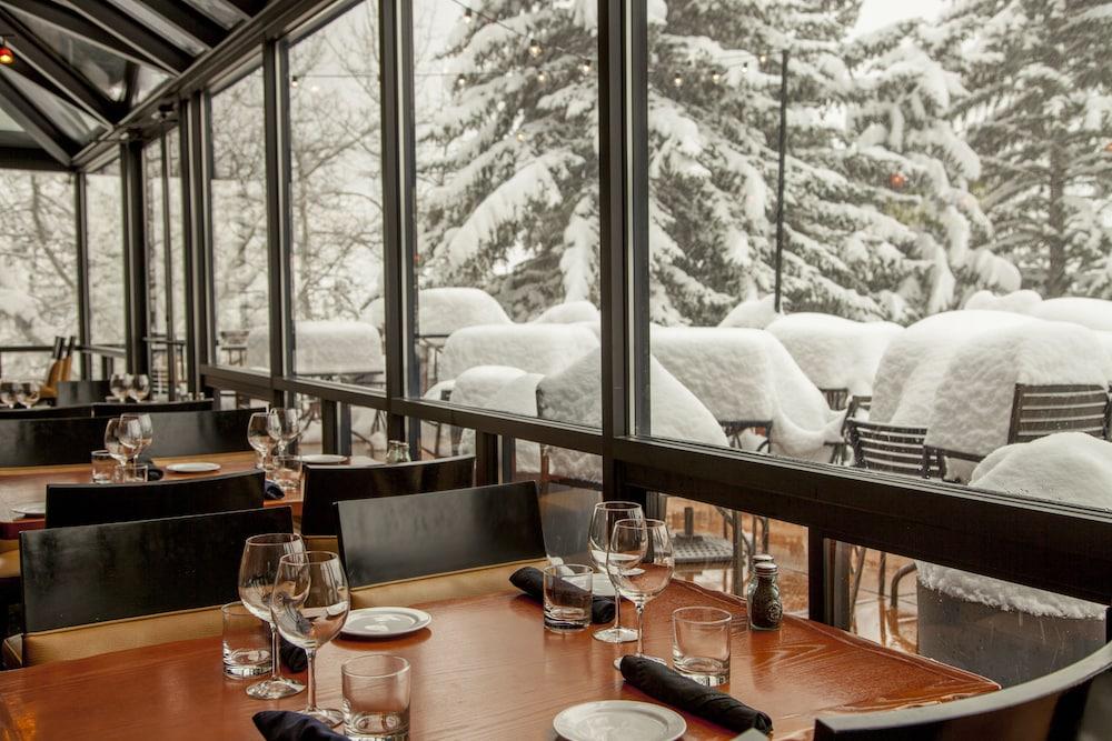 Stonebridge Hotel 4*