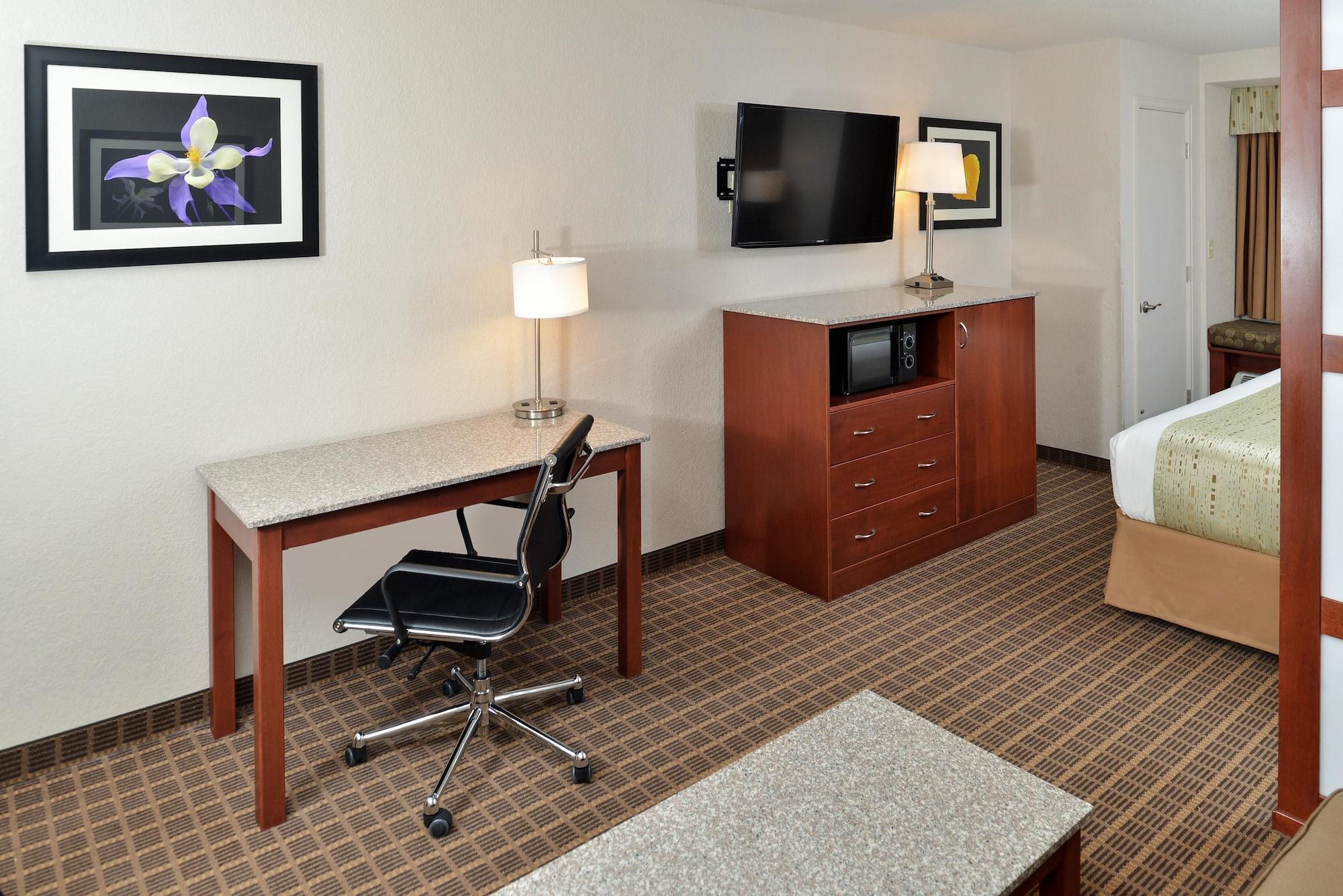 Western Peak Vista & Hotel Colorado Springs
