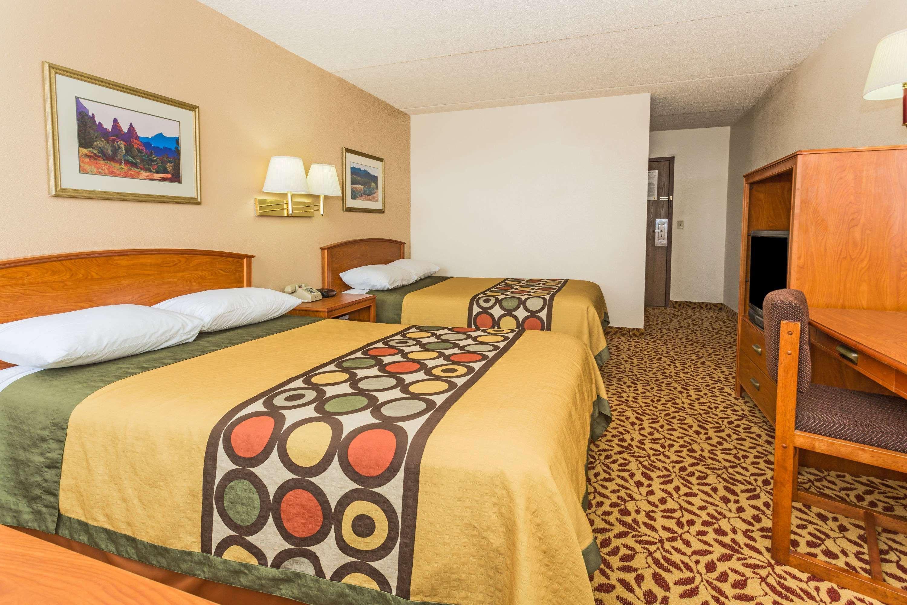 Hotel Super 8 By Wyndham Colo. Sprs. Garden Of The Gods *