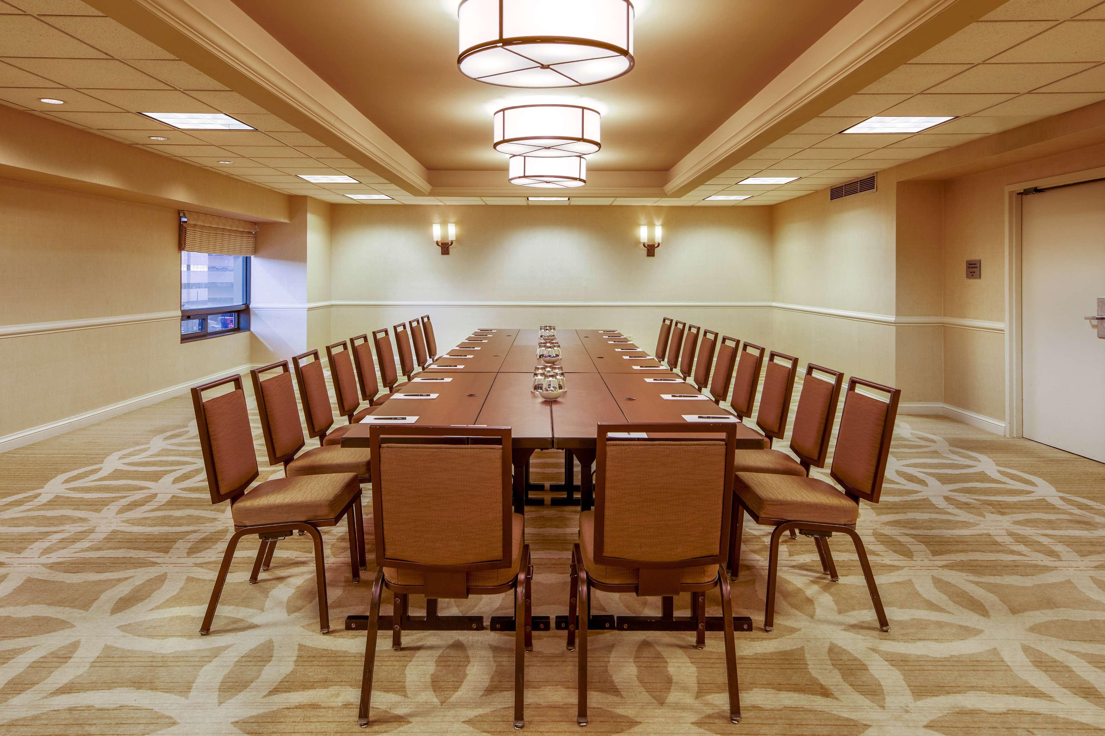 Hilton Center Hotel 4*