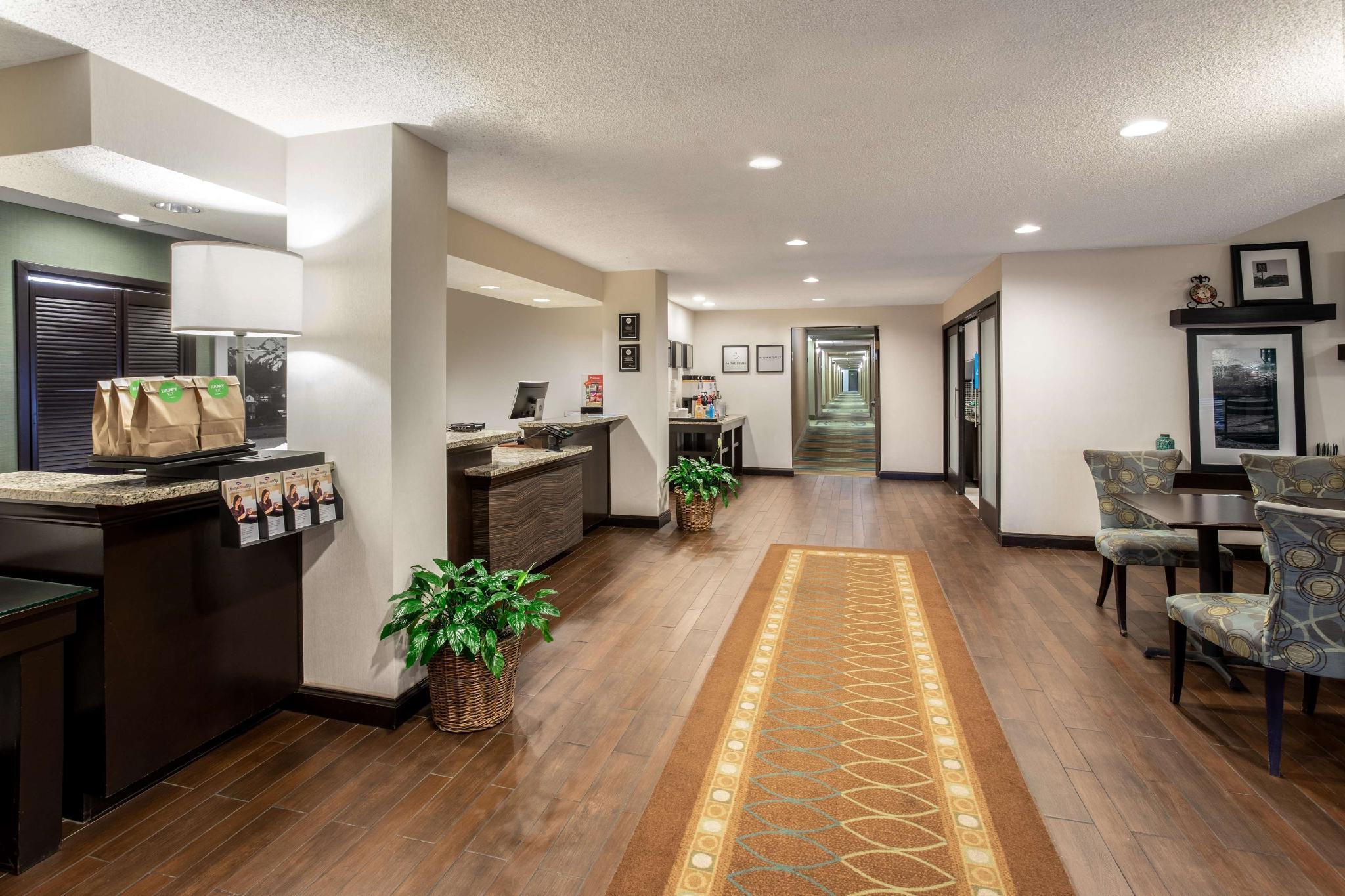Spark By Hilton I 25 Central Colorado Springs