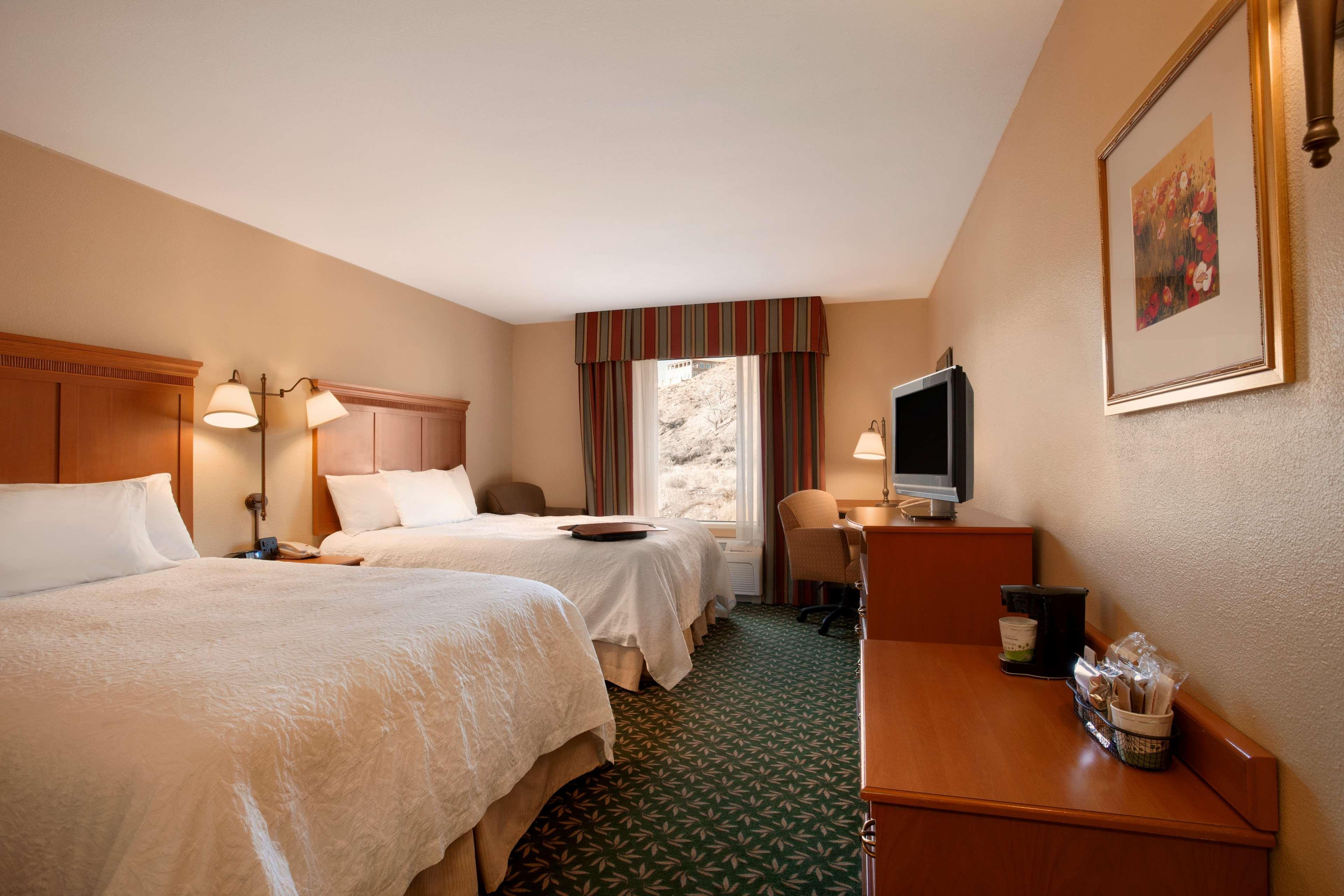 Hampton Canon Hotel 3*