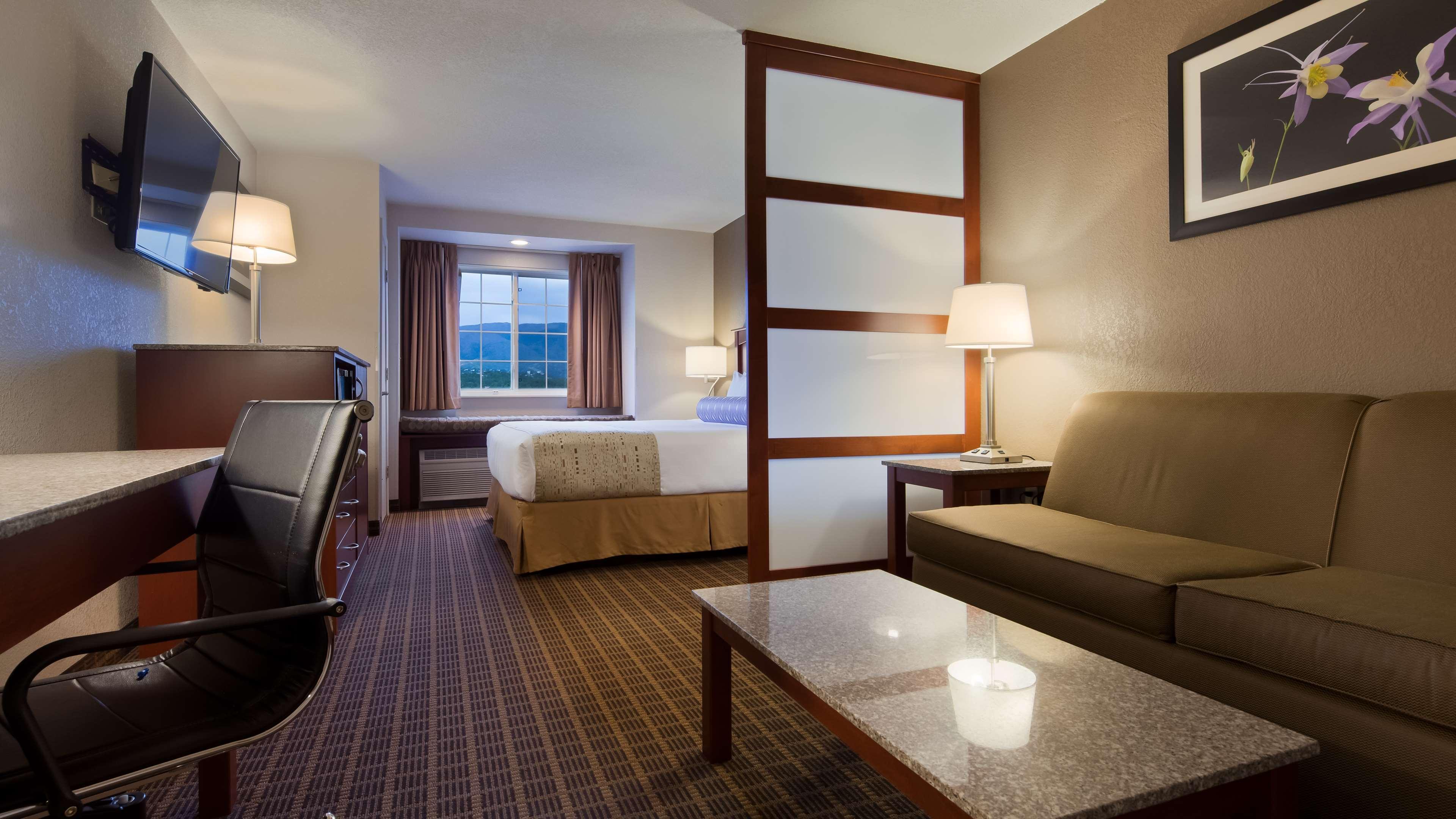 Western Peak Vista & Hotel 3*
