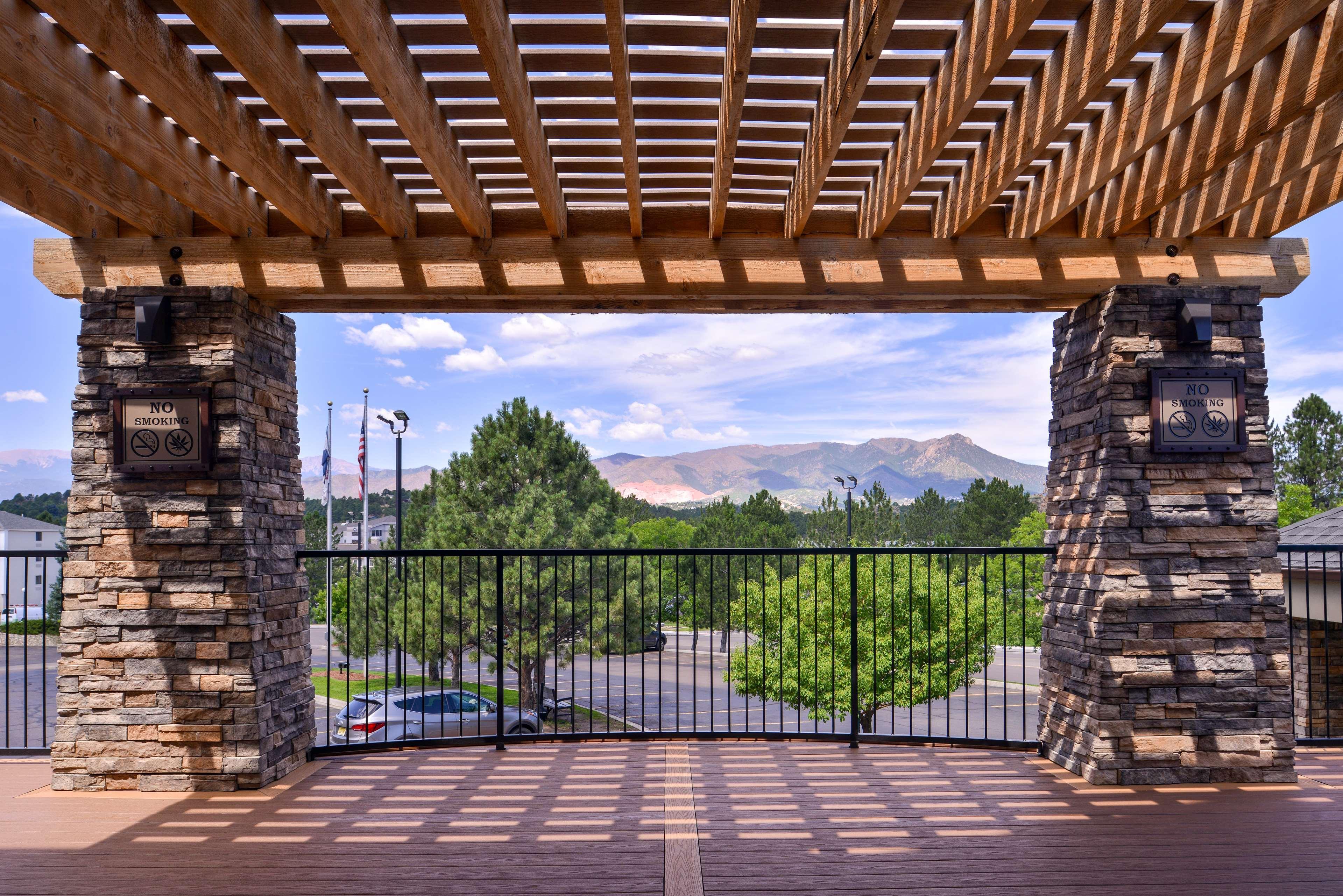 Western Peak Vista & 3* Colorado Springs