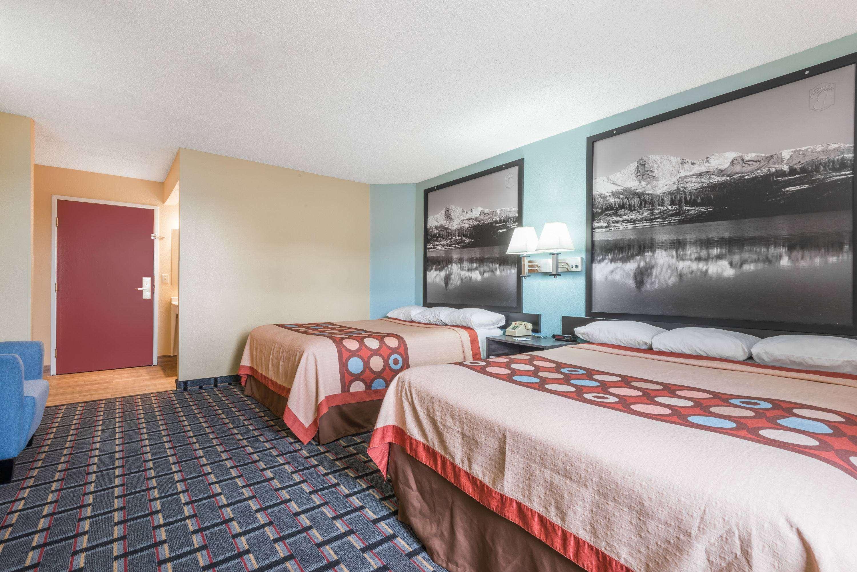 Hotel Super 8 By Wyndham North East Denver 2*