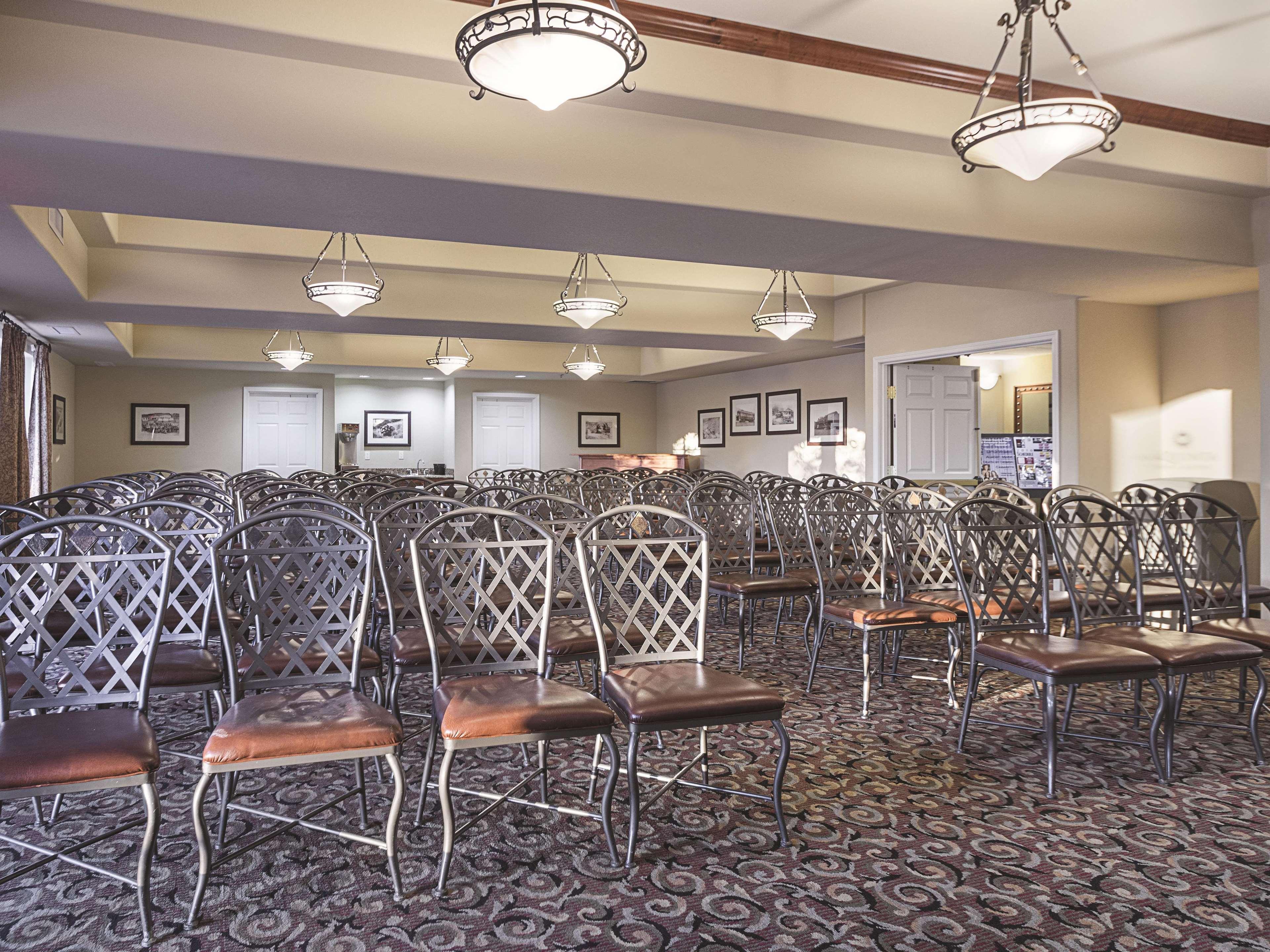 La Quinta By Wyndham Hotel