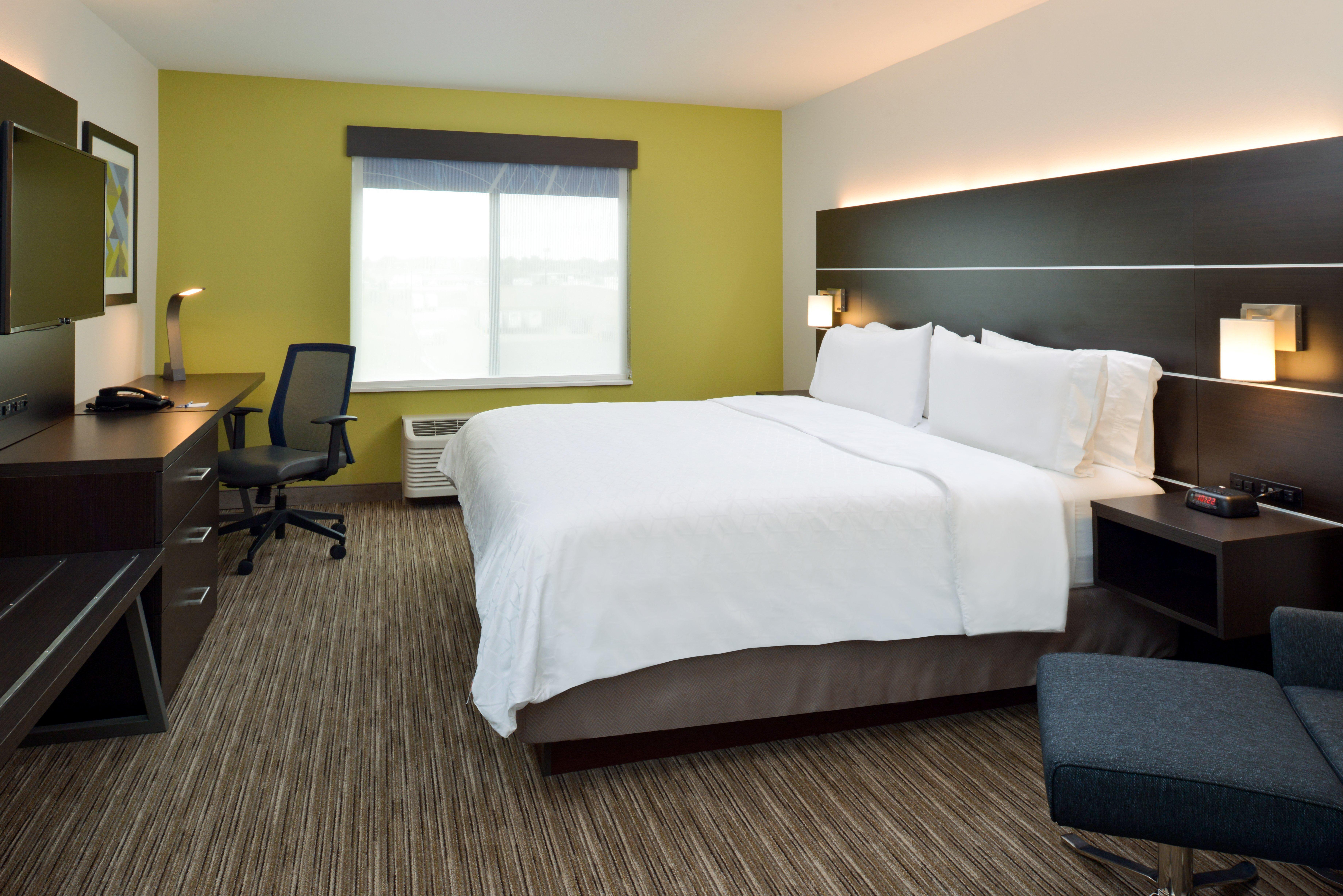 Holiday Express & By Ihg Pueblo