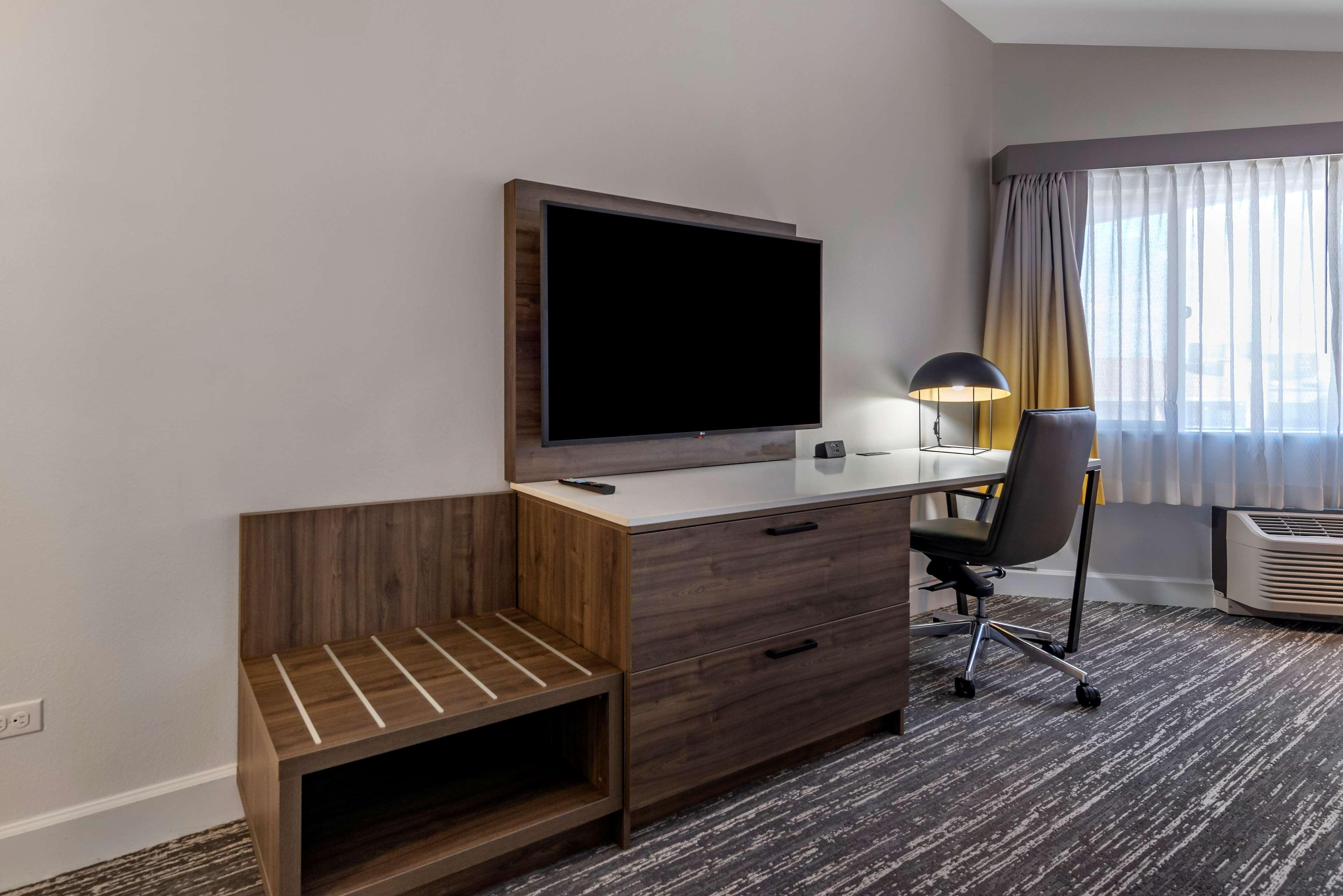 Western Premier East 3* Denver