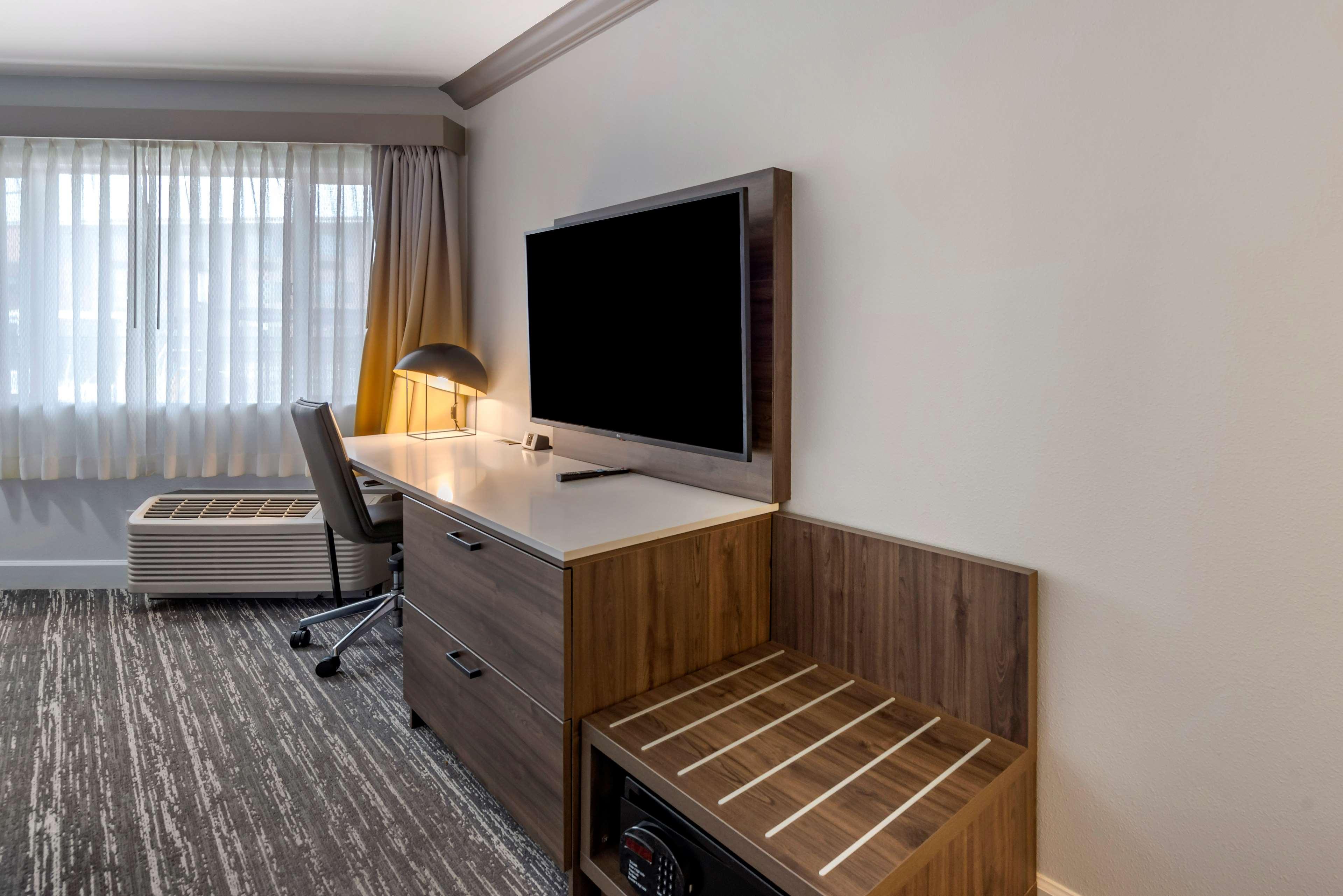 Western Premier East 3* Denver