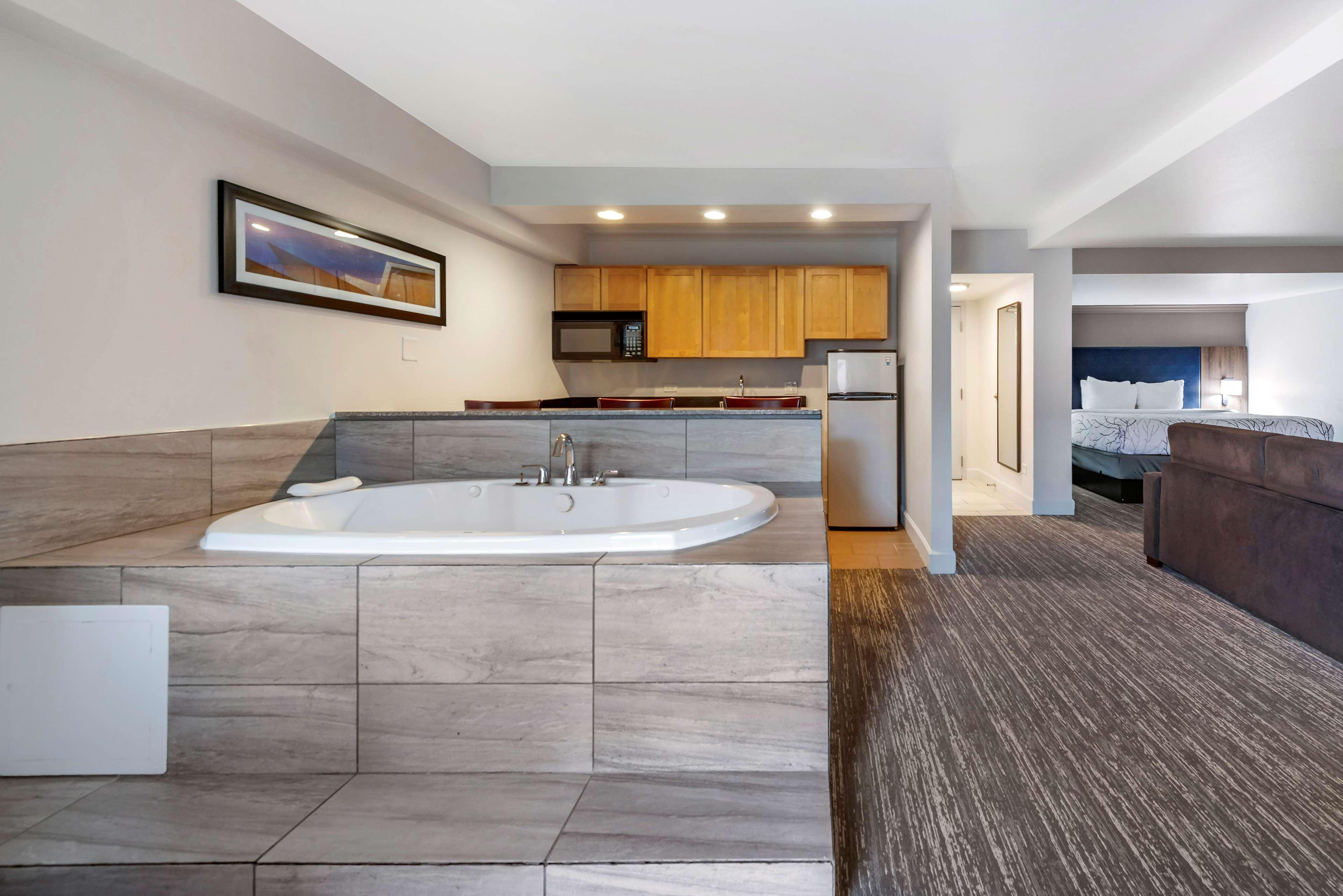 Hotel Western Premier East 3*