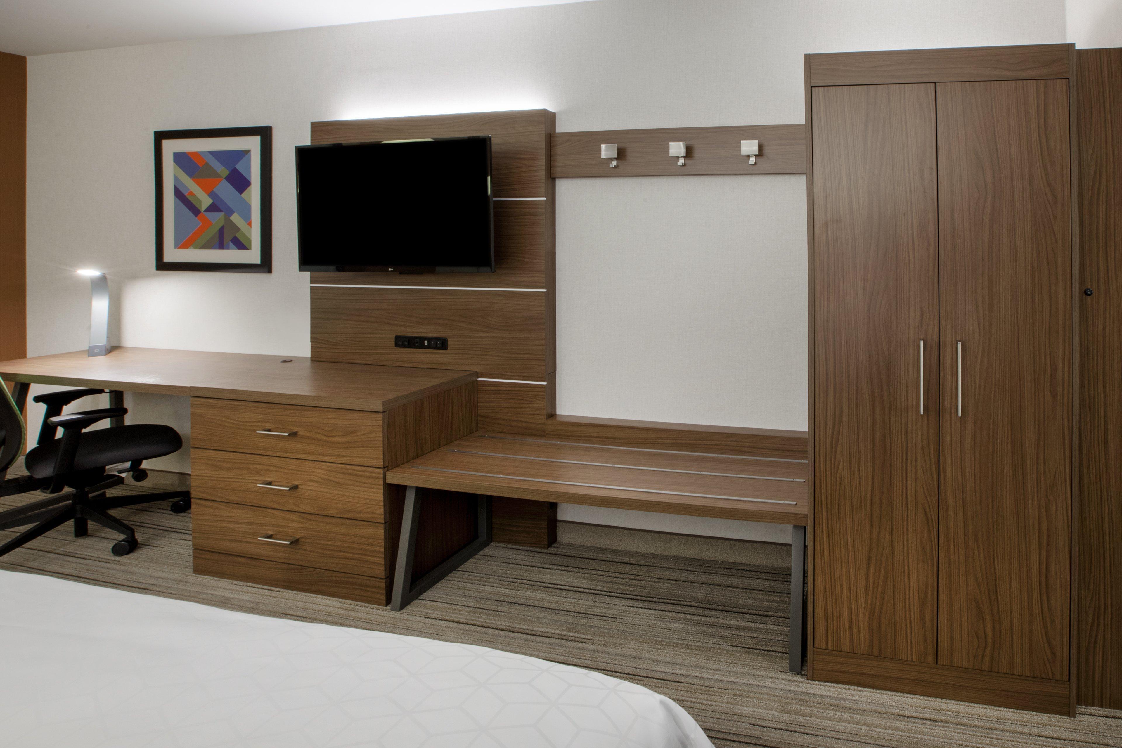 Express & By Ihg 3*
