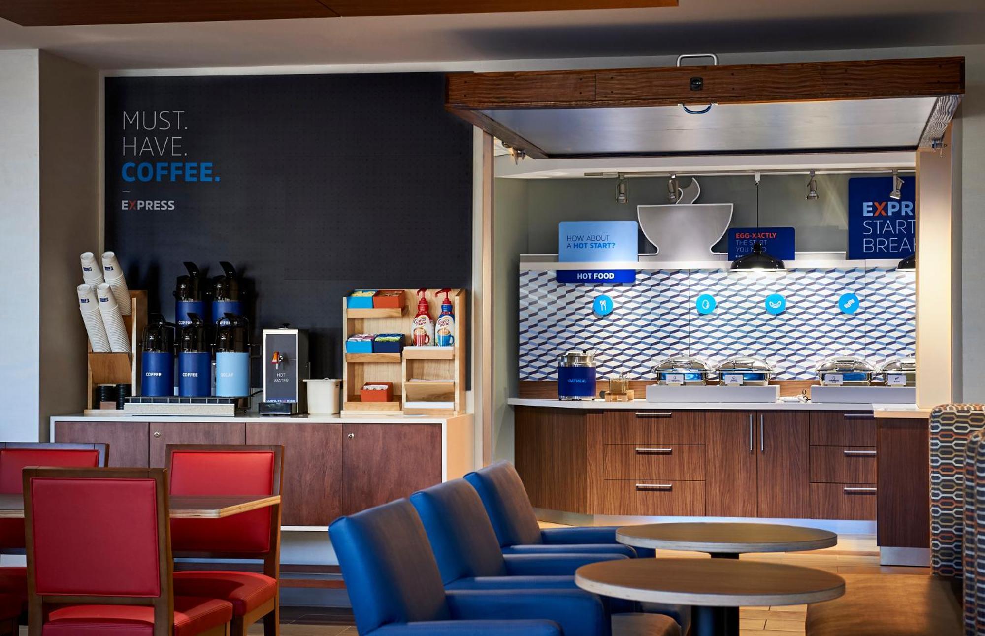Hotel Express & By Ihg Trinidad